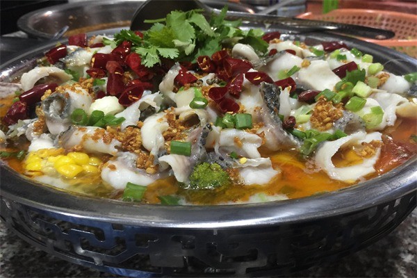 篱笆小院酸菜鱼